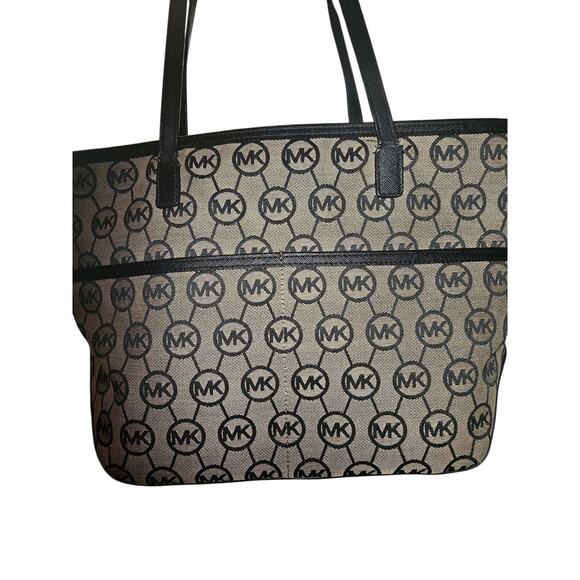 Michael Kors Kempton Signature Tote Shoulder Bag - Picture 1 of 9
